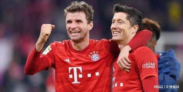 旭旭宝宝粉丝见面会，送出30枚金币，结果二手平台马上有人高价售卖